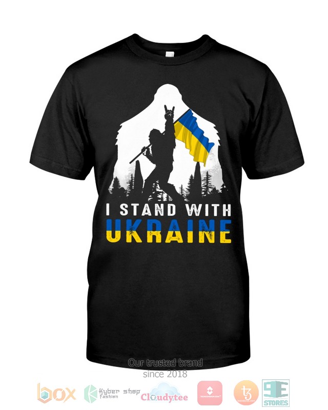 Bigfoot-I-Stand-With-Ukraine-Shirt-Hoodie-3