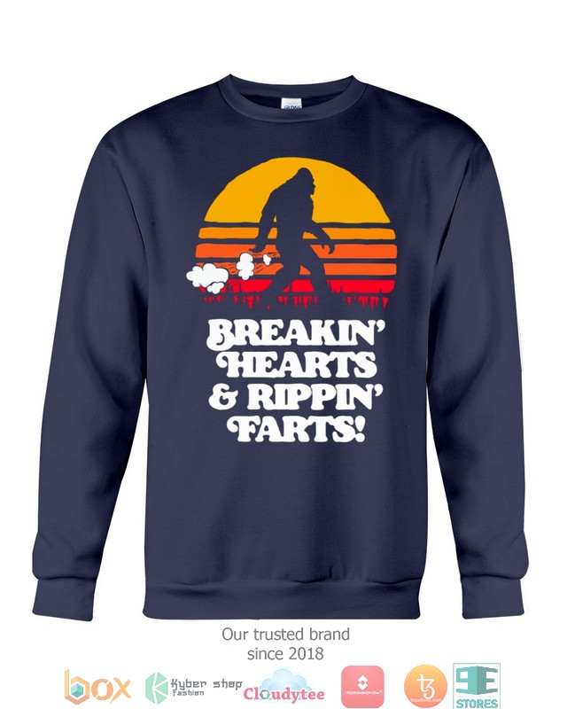 Sasquatch-Breakin-Hearts-And-Rippin-Farts-Bigfoot-Sun-Shirt-Hoodie-3